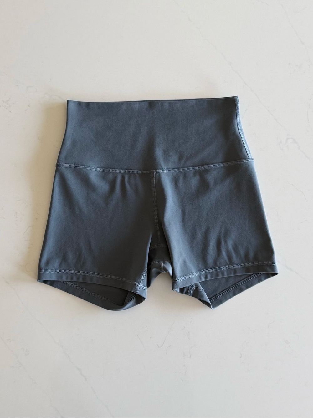 lululemon align 4” oil grey